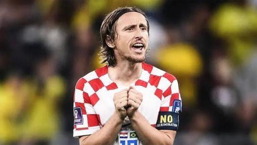 康宁汉姆自投自抢成功，邓罗三分绝平失败，活塞惜败