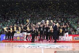 本赛季当艾顿作为最近防守人时，对手命中率下降12.9%