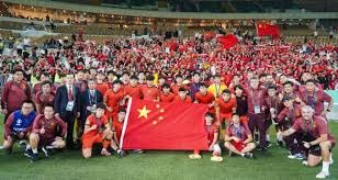 全程“玩梗”玩家“爆笑”，CF却借势做成了一场FPS久违的正经突破？