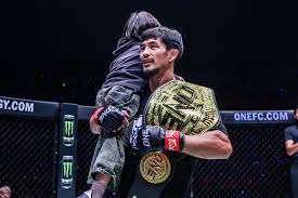 巴萨严打黄牛票！百起转售案震撼揭露，法兰克福战役前瞻